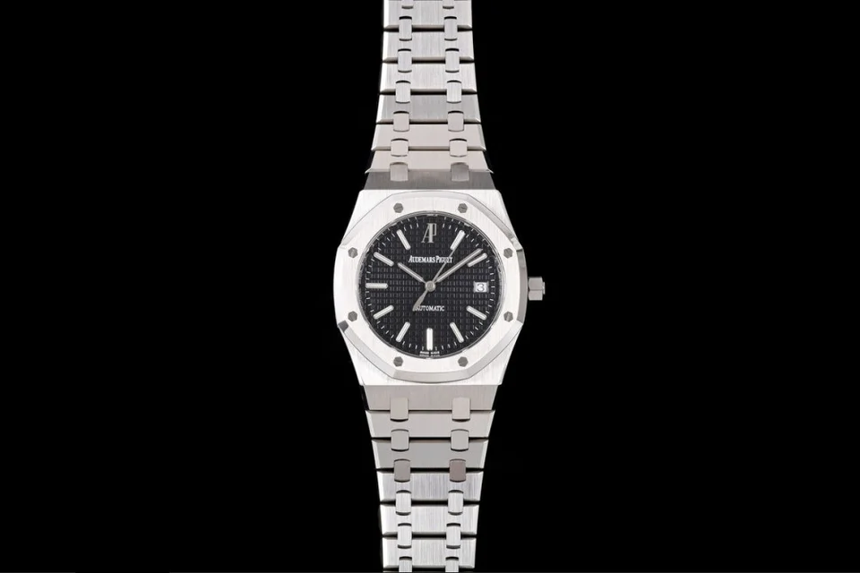 Audemars Piguet Royal Oak 39 · Black