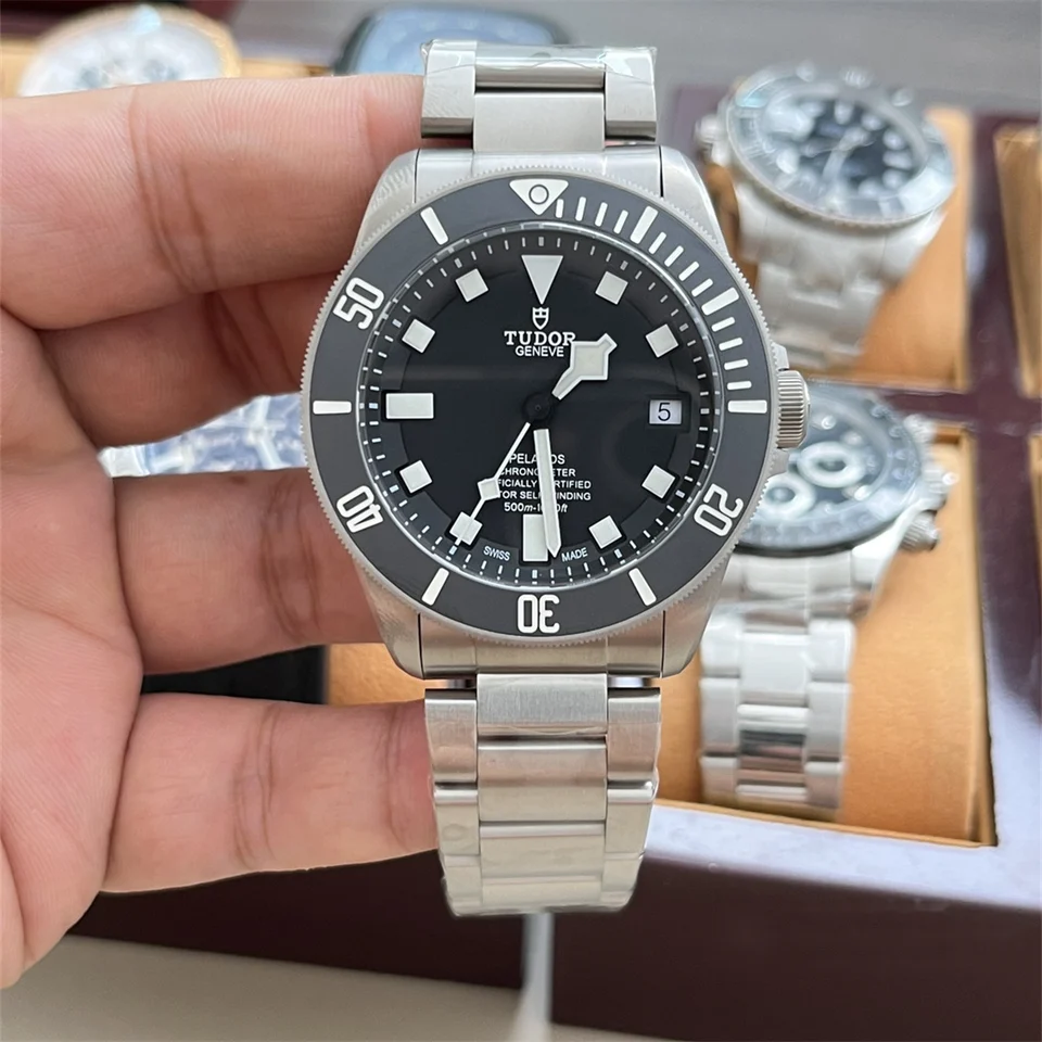 Tudor Pelagos 42 · Black