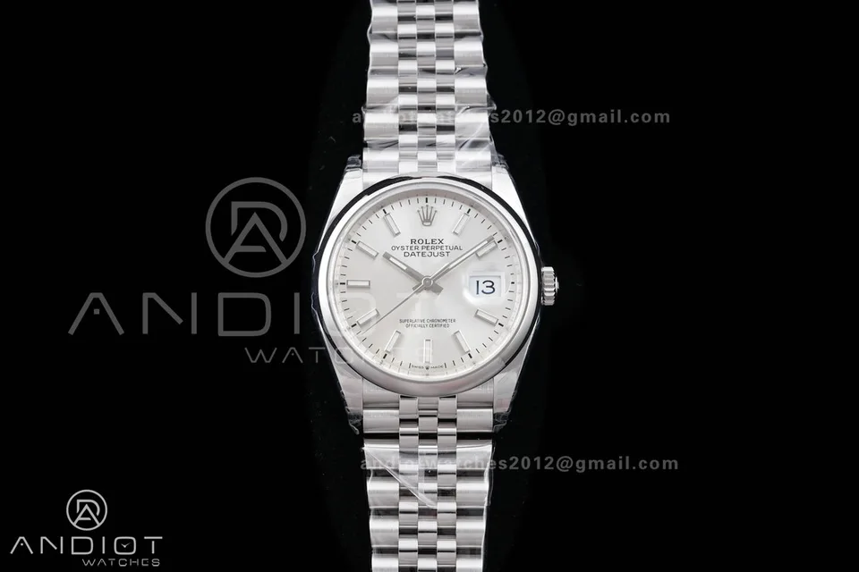 Rolex Datejust 36 · Silver / Smooth Bezel