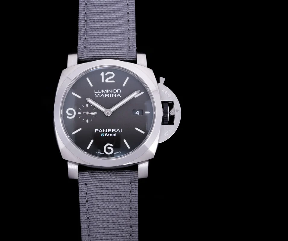 Panerai Luminor Marina Grigio Roccia 44 mm