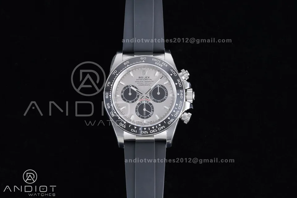 Rolex Cosmograph Daytona · Grey / Rubber Strap